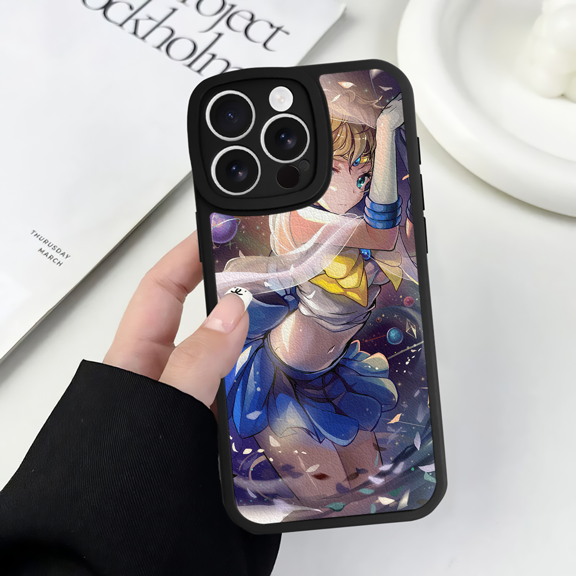 （画像用） 美少女戦士セーラームーン Sailor Moon 【iPhone 16シリーズ対応】シリコンスマホケース（レザー調） 材質：シリコン